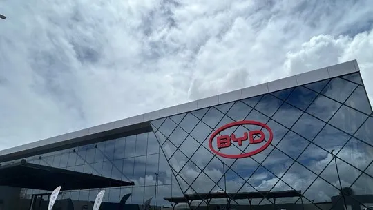 Falso: É #FAKE que BYD contratou 10 mil chineses para formar ‘cidade’ na Bahia